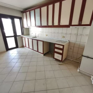 DODURGA'DA GENİŞ METRAJLI BAKIMLI 4+1 KİRALIK DAİRE