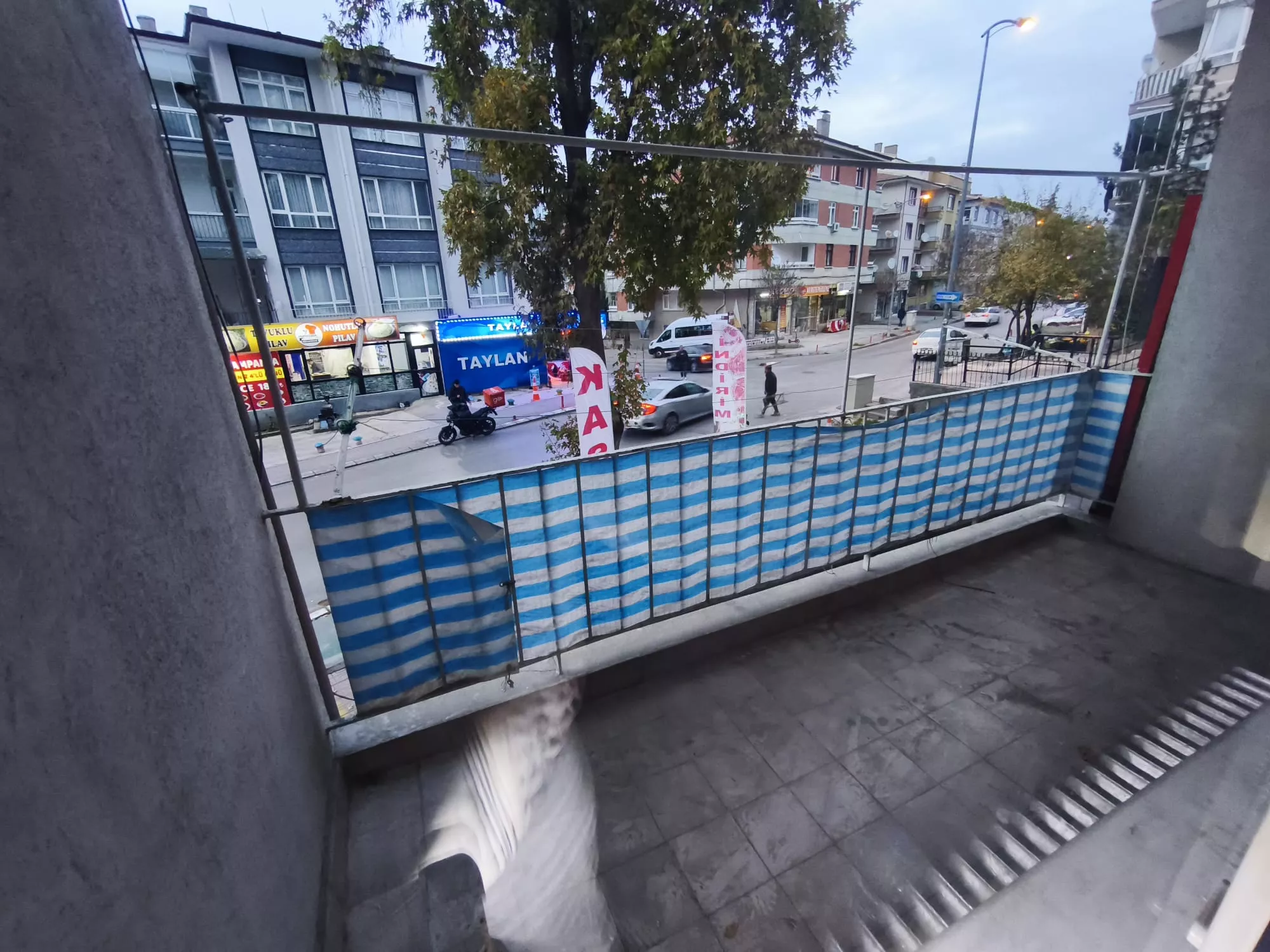 ERTUĞRULGAZİ MAHALLESİNDE GENİŞ KULLANIM ALANI 3+1 KİRALIK DAİRE - Görsel 29