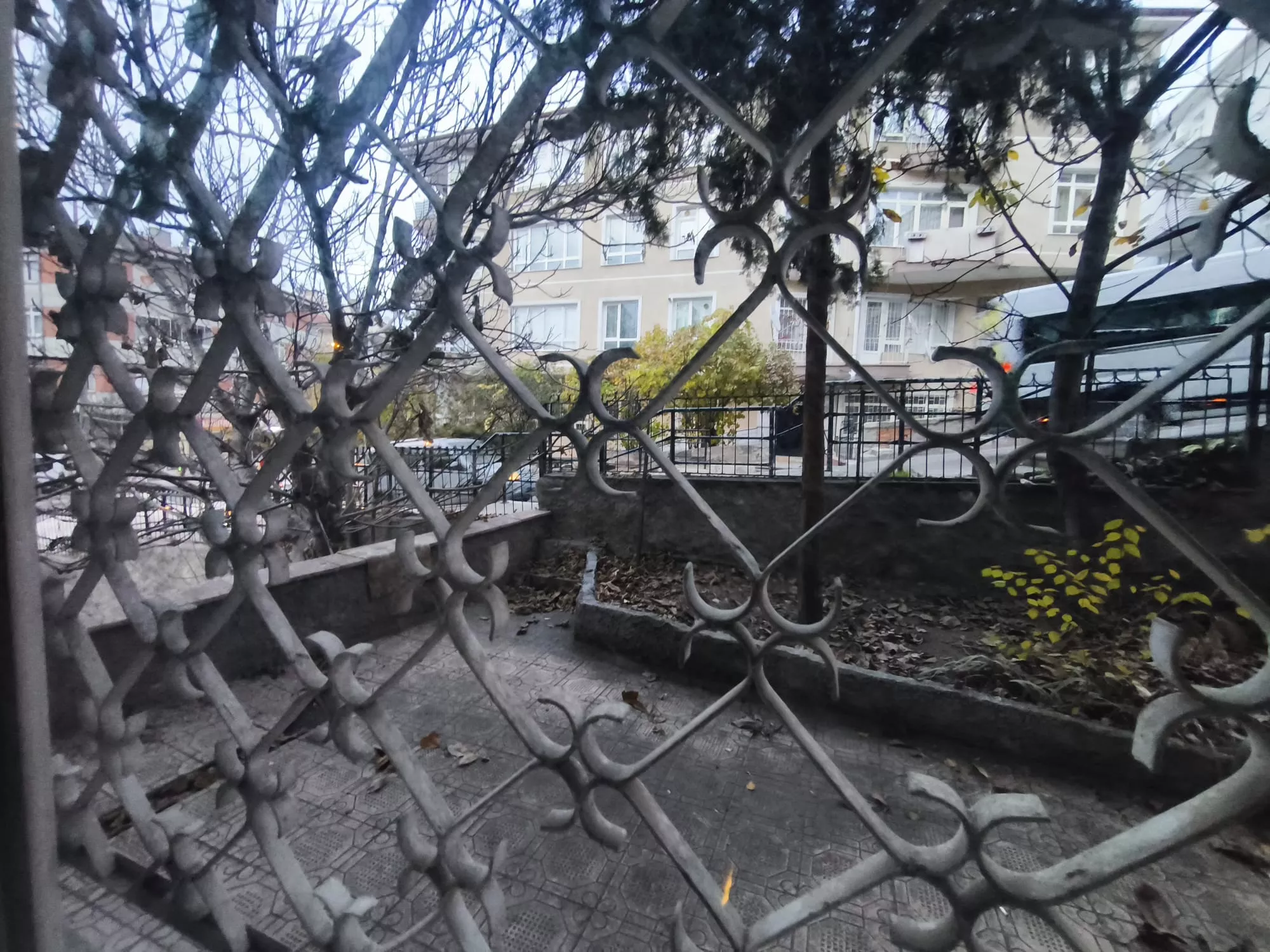 ERTUĞRULGAZİ MAHALLESİNDE GENİŞ KULLANIM ALANI 3+1 KİRALIK DAİRE - Görsel 3