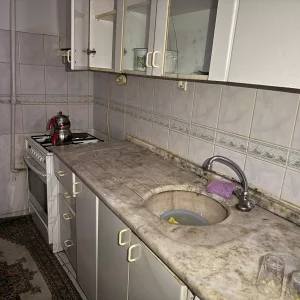 BÜYÜKESATTA MERKEZİ KONUMDA EŞYALI 2+1 ARA KAT KİRALIK DAİRE